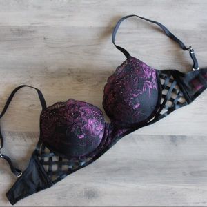 La Senza “Beyond Sexy” Strappy Lace Bra